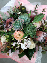 Textured Bouquet - Best Seller