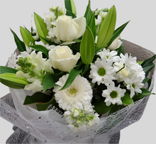 Soft White - Bouquet in Box