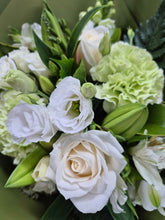 Soft White - Bouquet in Box