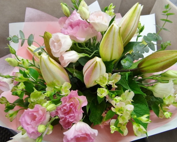 White lilies and pink